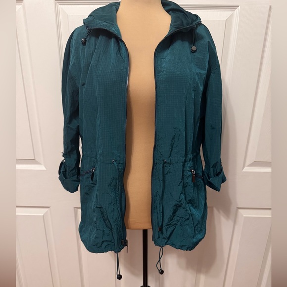 Chico's Jackets & Blazers - Like New Chico’s Nylon Water Repellent hooded jacket Size 2 =(Large/12)